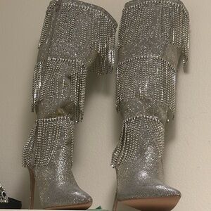 NWOT Glamorous Silver/Gold undertone Fringe Heeled Boots 9.5